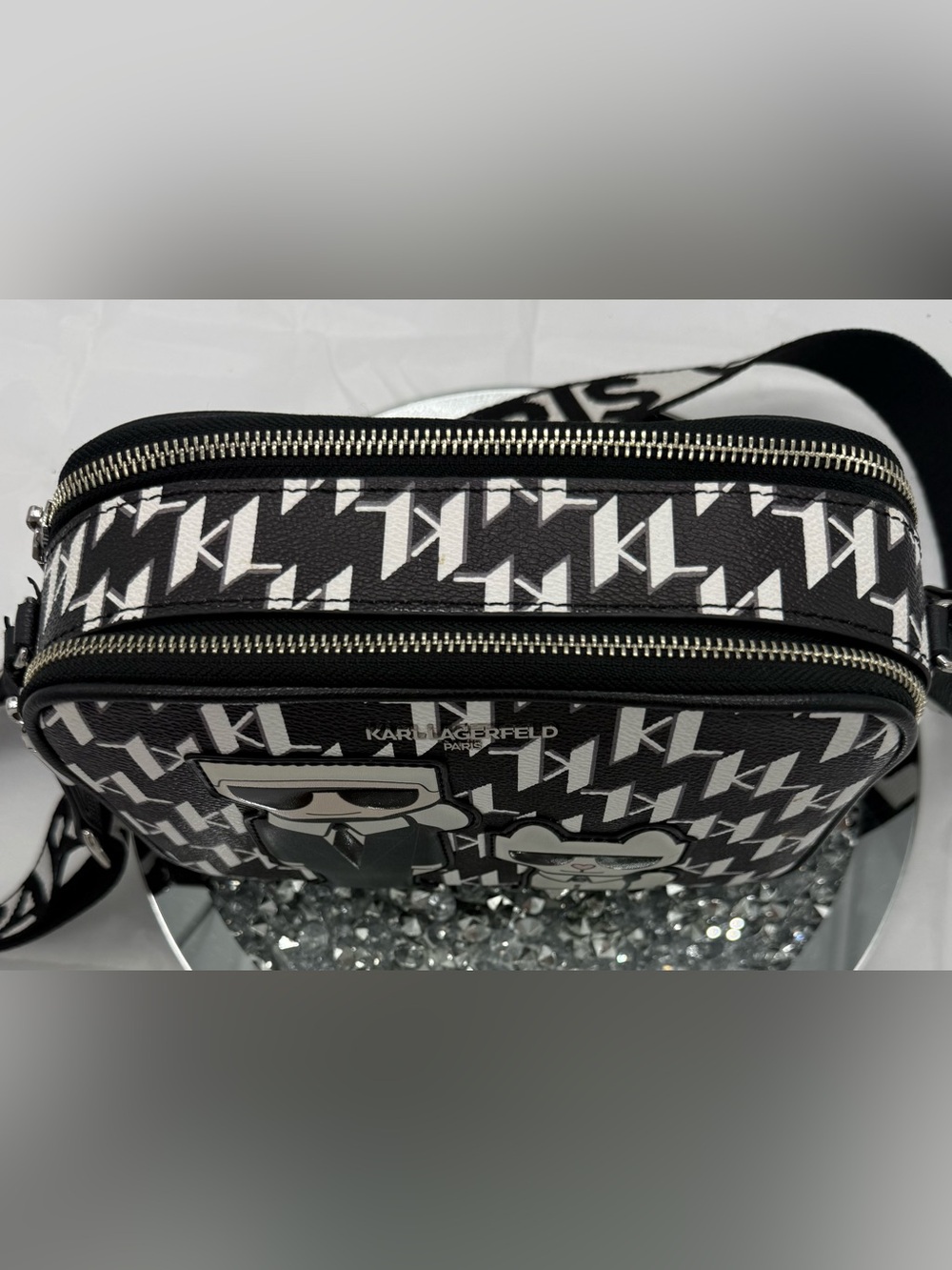 Karl Lagerfeld Paris Maybelle camera crossbody bag, - Picture 2 of 3
